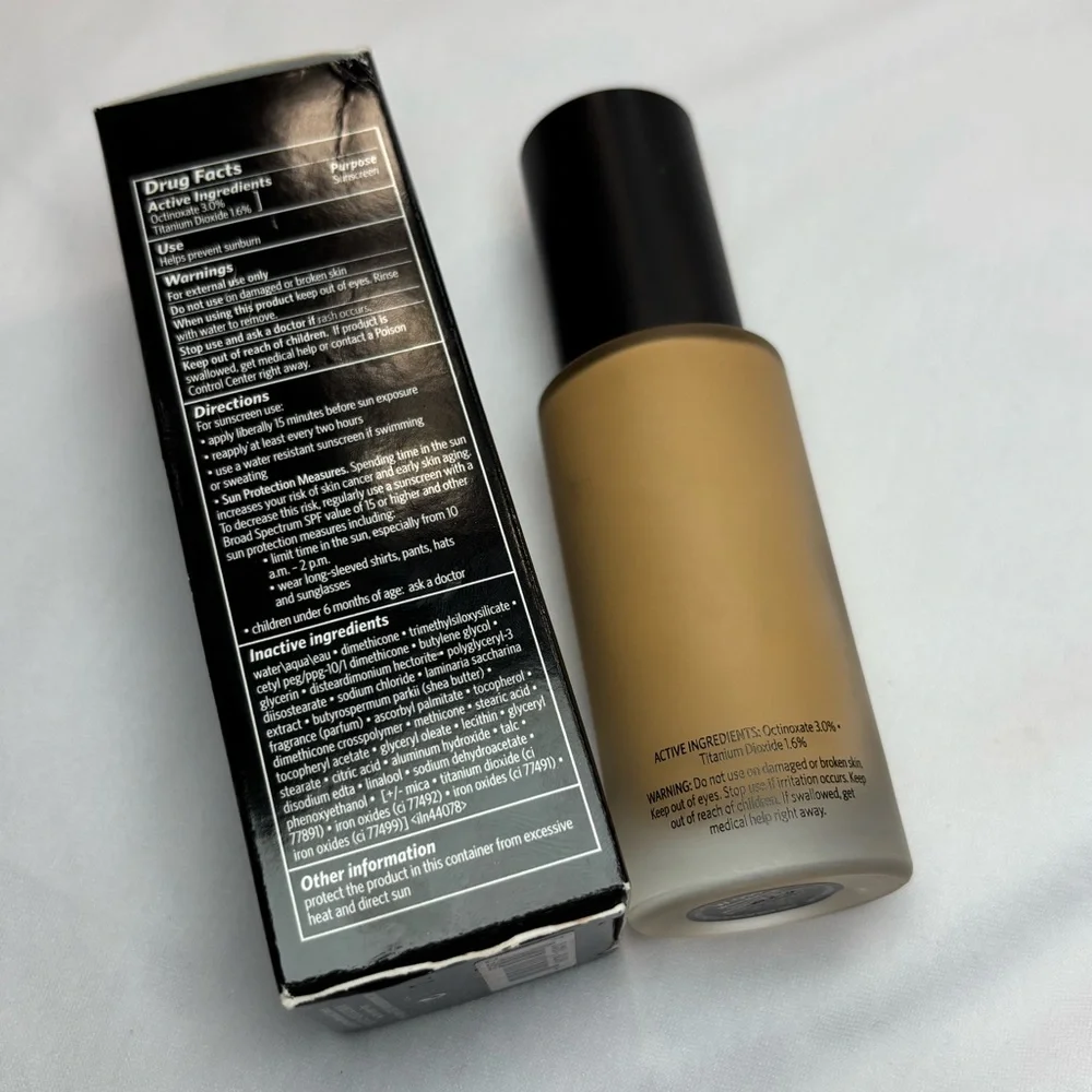 Bobbi Brown Skin Long-Wear Weightless Foundation - Warm Natural